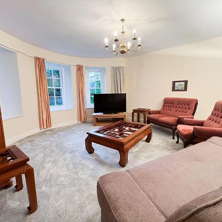 Spacious Flat Sleeps 8 Near Princes Street 爱丁堡 外观 照片