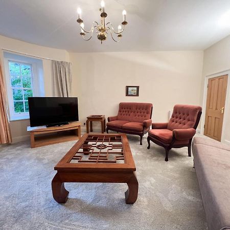Spacious Flat Sleeps 8 Near Princes Street 爱丁堡 外观 照片