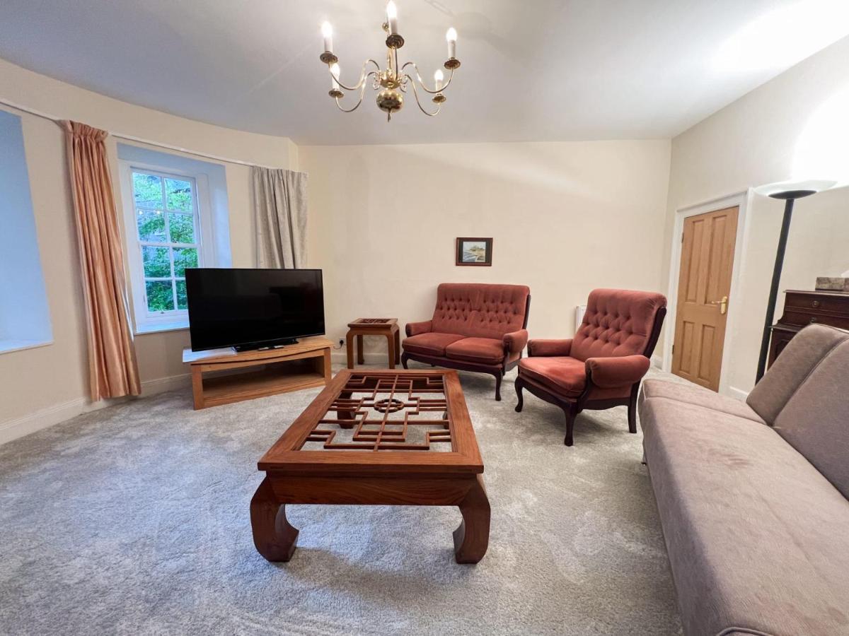 Spacious Flat Sleeps 8 Near Princes Street 爱丁堡 外观 照片