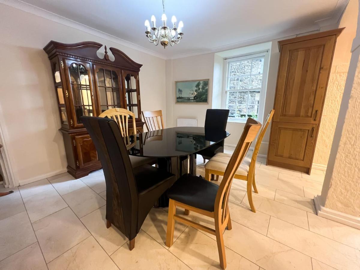 Spacious Flat Sleeps 8 Near Princes Street 爱丁堡 外观 照片